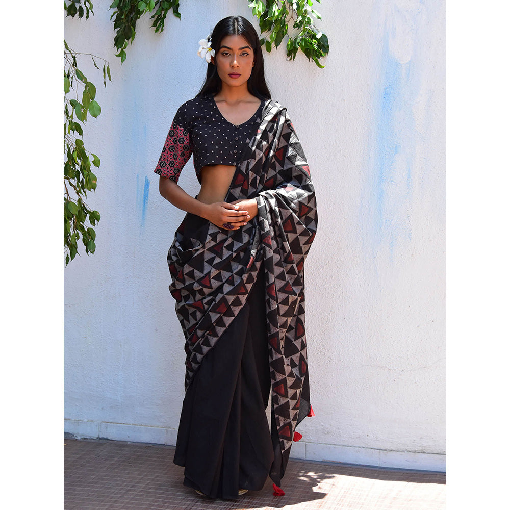 Chidiyaa Vanilla Moon Mystic Opal Handblock Printed Mulmul Cotton Saree with Unstitched Blouse