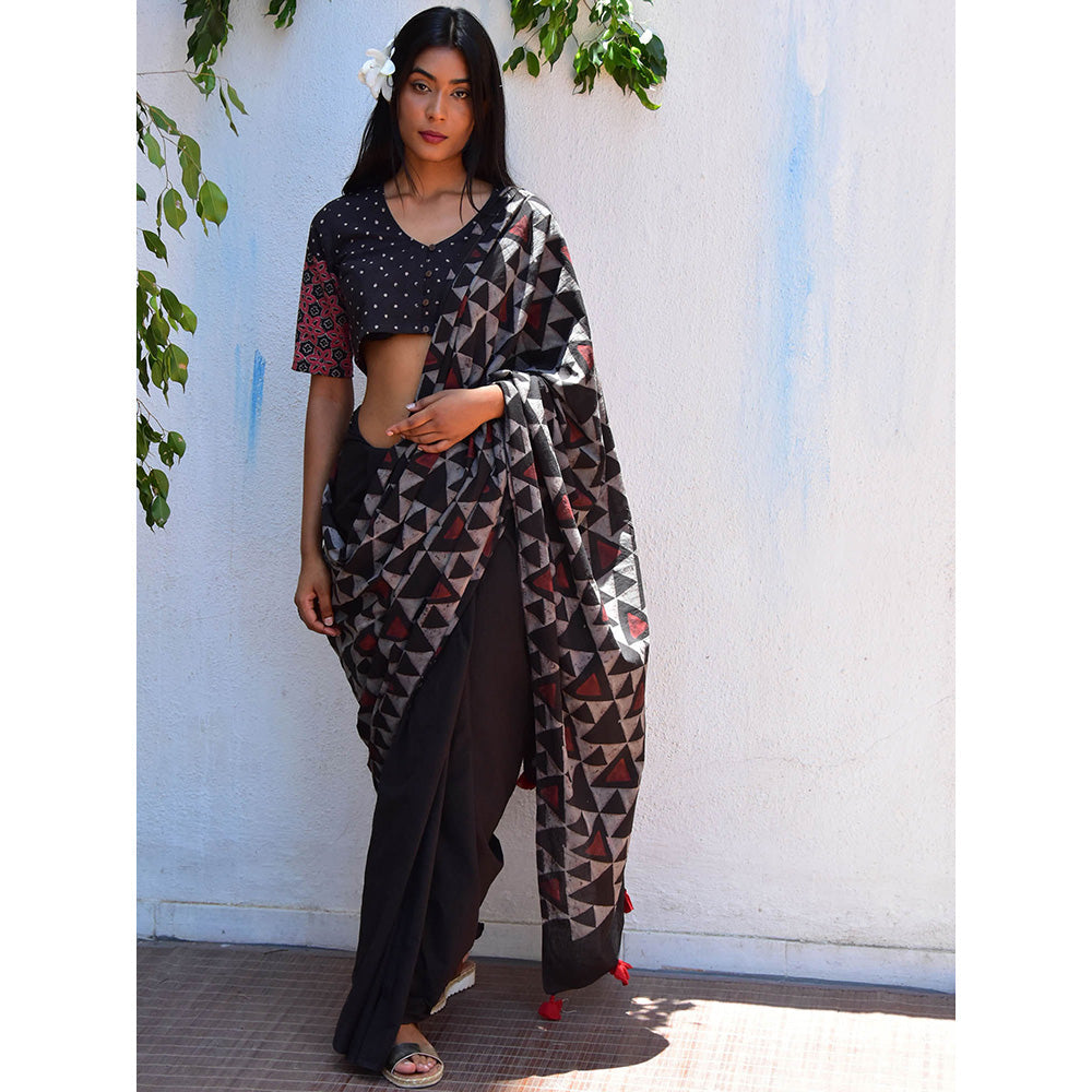 Chidiyaa Vanilla Moon Mystic Opal Handblock Printed Mulmul Cotton Saree with Unstitched Blouse