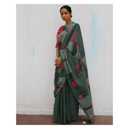 Chidiyaa Paakhi Juliet'S Waltz Green Hand Block Printed Cotton Saree with Unstitched Blouse