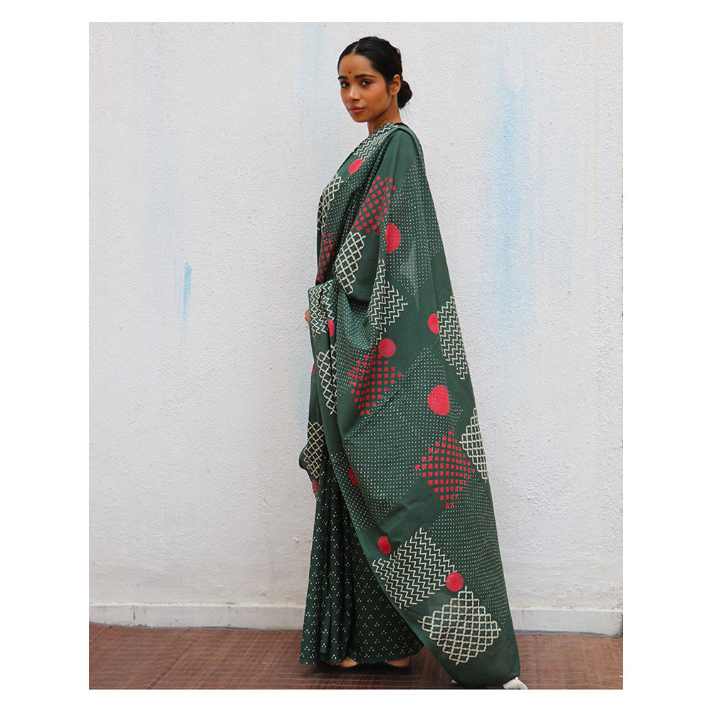 Chidiyaa Paakhi Juliet'S Waltz Green Hand Block Printed Cotton Saree with Unstitched Blouse