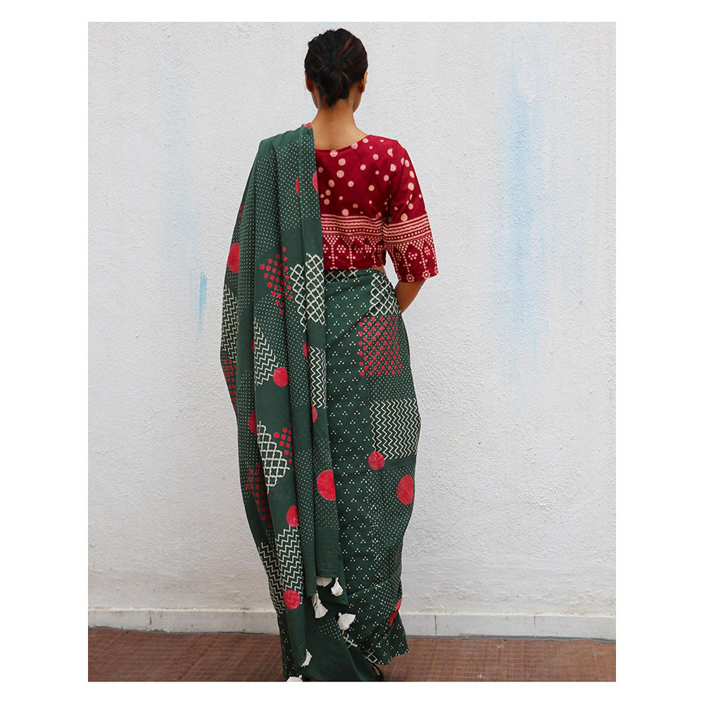 Chidiyaa Paakhi Juliet'S Waltz Green Hand Block Printed Cotton Saree with Unstitched Blouse
