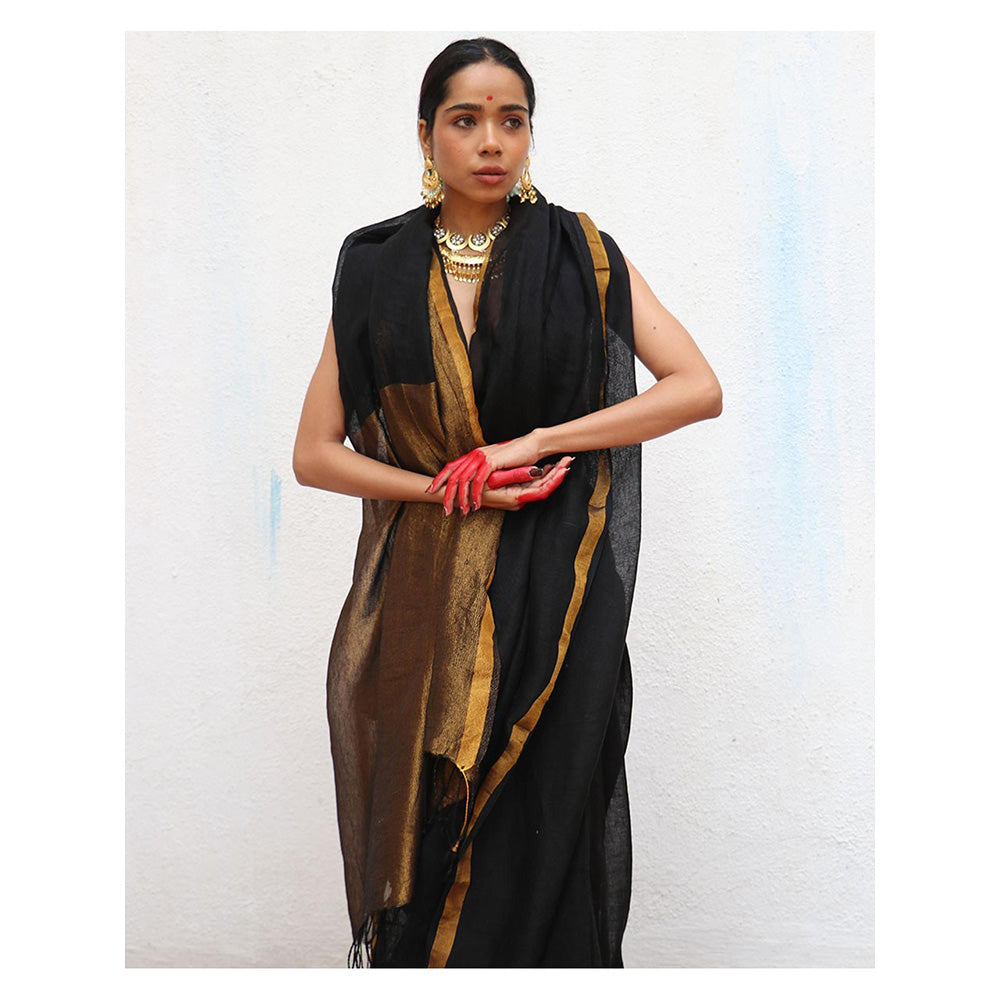 Chidiyaa Chandni Raatein Labanya Handwoven Linen Zari Saree with Unstitched Blouse