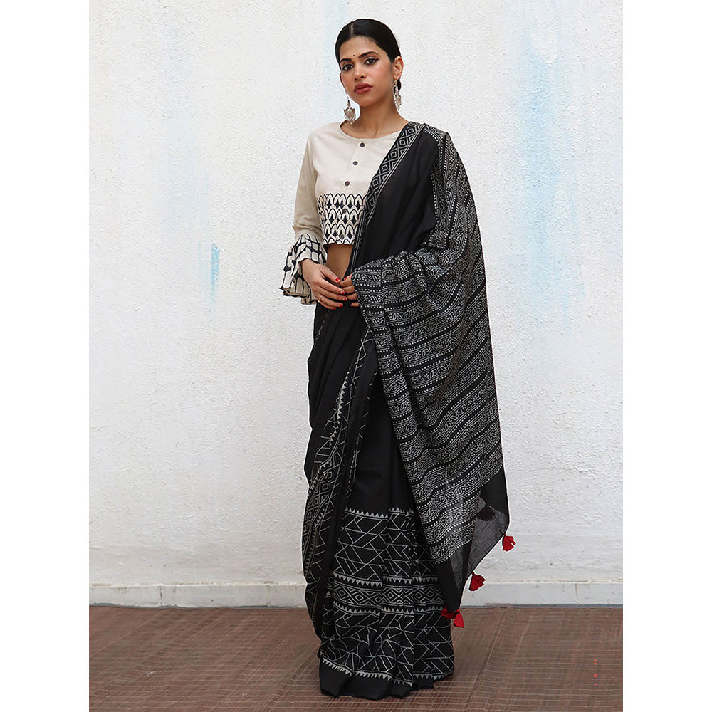 Chidiyaa Nomad Abeona Cotton Saree with Unstitched Blouse