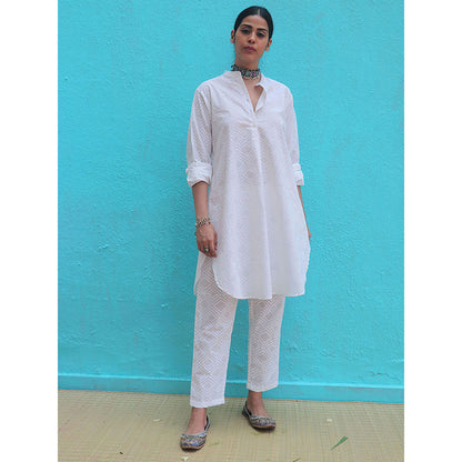 Chidiyaa Safed Ginevra Cotton Kurta With Pant (Set of 2)