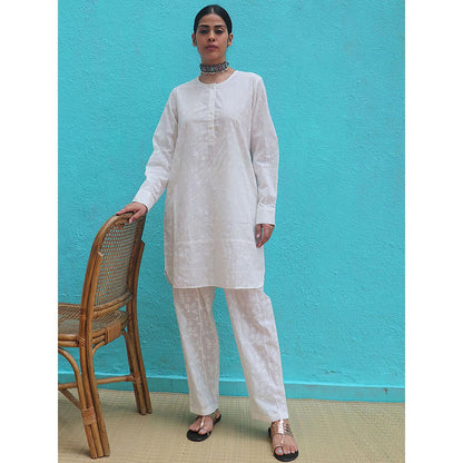 Chidiyaa Safed Semantic White Cotton Kurta With Pant (Set of 2)