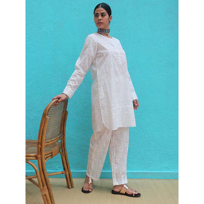 Chidiyaa Safed Semantic White Cotton Kurta With Pant (Set of 2)