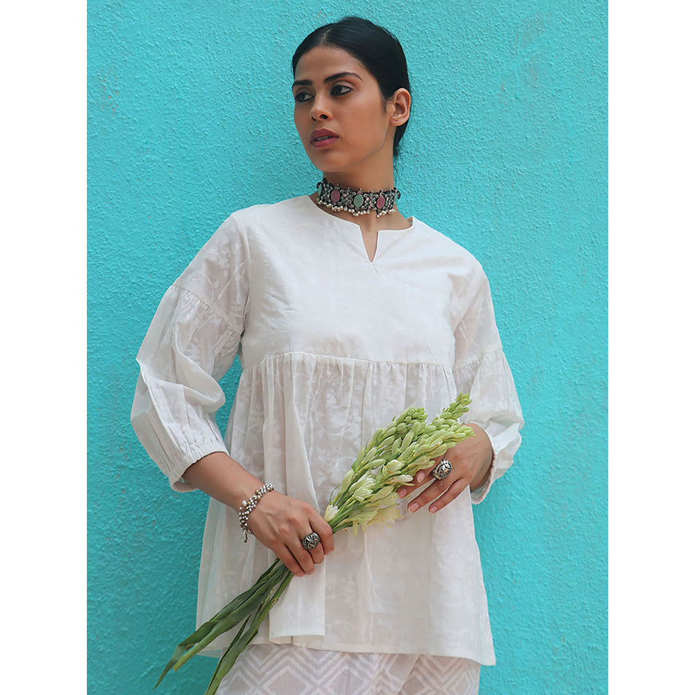 Chidiyaa Safed Annamaria Cotton Floral Print Top