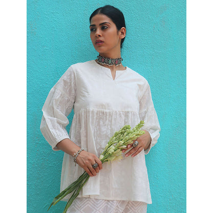 Chidiyaa Safed Annamaria Cotton Floral Print Top