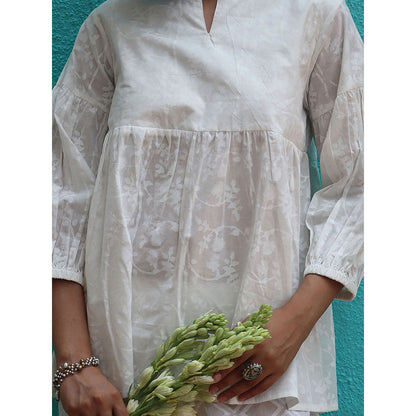 Chidiyaa Safed Annamaria Cotton Floral Print Top