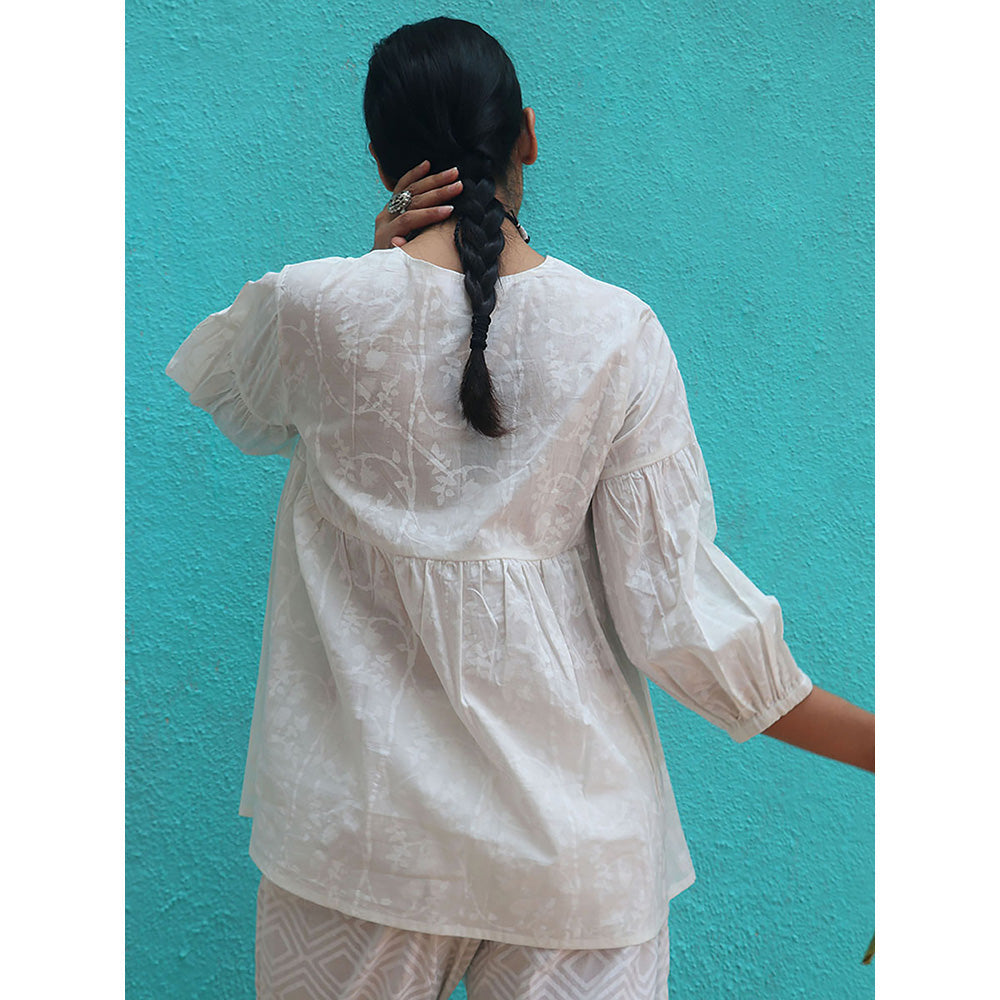 Chidiyaa Safed Annamaria Cotton Floral Print Top