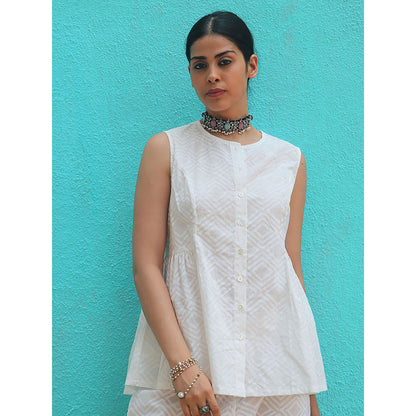 Chidiyaa Safed Ismah Cotton Printed Top