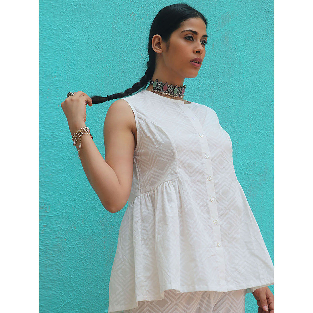 Chidiyaa Safed Ismah Cotton Printed Top