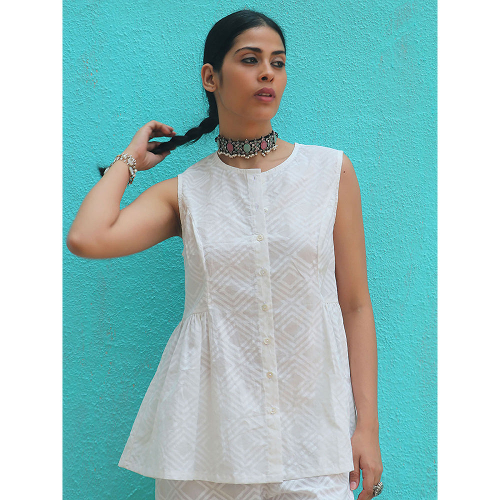 Chidiyaa Safed Ismah Cotton Printed Top