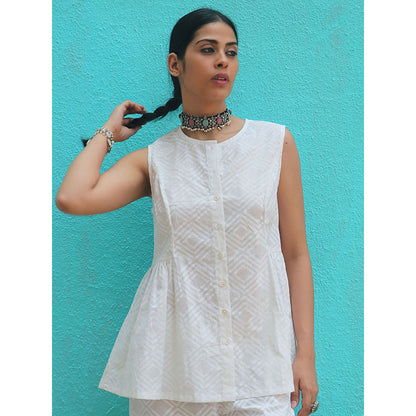 Chidiyaa Safed Ismah Cotton Printed Top