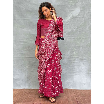 Chidiyaa Women Maroon Pure Cotton Printed Saree with Unstitched Blouse