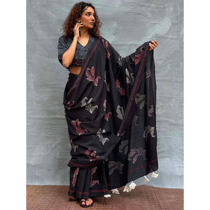 Chidiyaa Women Black Pure Cotton Printed Saree with Unstitched Blouse