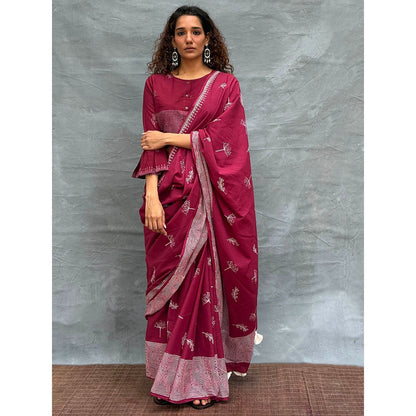 Chidiyaa Women Maroon Pure Cotton Printed Saree with Unstitched Blouse