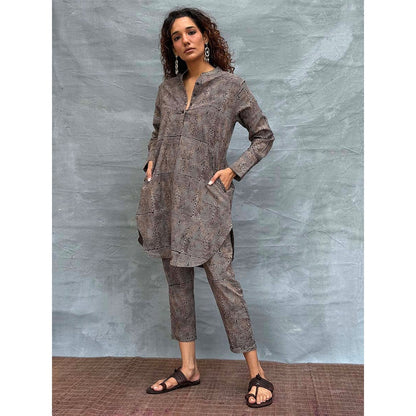 Chidiyaa Soil Leaves & Light Block Printed Cotton Kurta with Pant (Set of 2)
