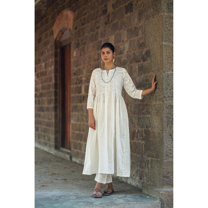 Chidiyaa Safed Pressed Cotton White Hand block Printed Anarkali Kurta with Pant (Set of 2)
