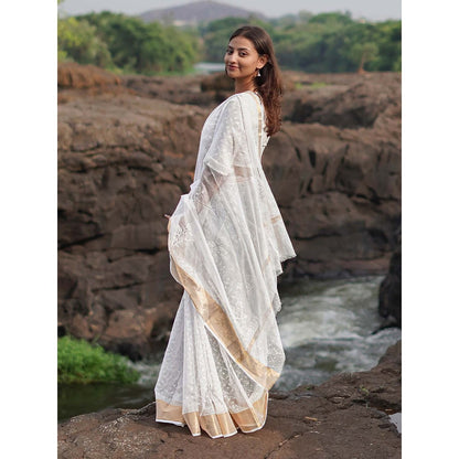Chidiyaa Safed Birch Moon Kota Doria White Block Printed Saree with Unstitched Blouse