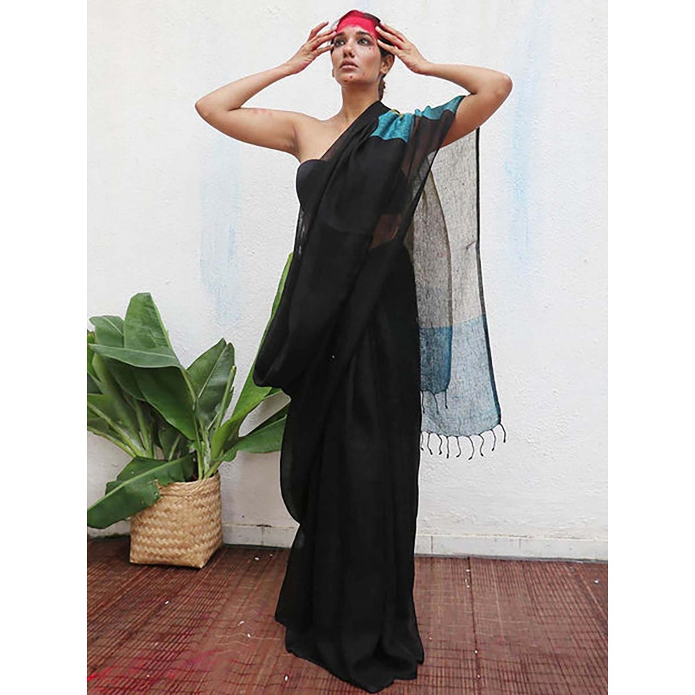 Chidiyaa Virupakshi Black Handwoven Linen Saree with Unstitched Blouse - Kaali