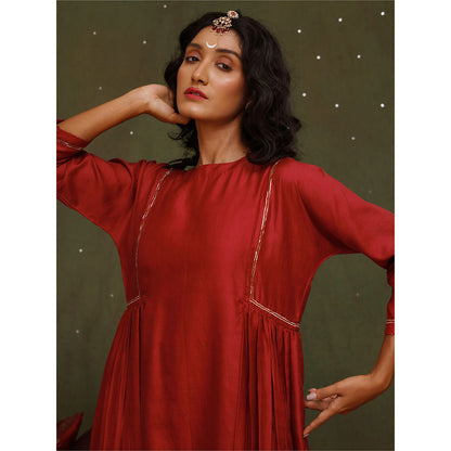 Chokhi Chorri Red Kaumudi Kurta (Set of 2)