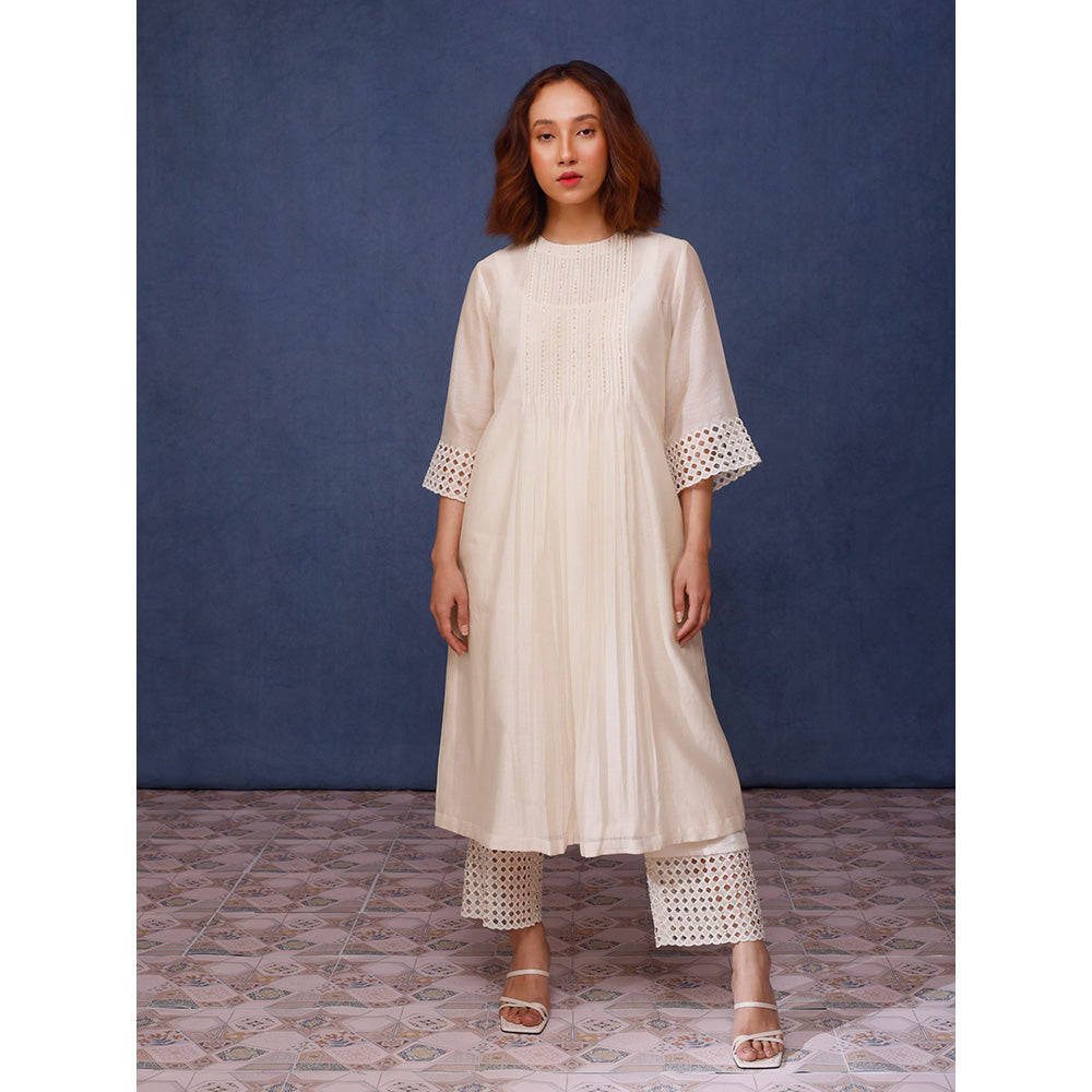 Chokhi Chorri Off White Mahsa Kurta (Set of 3)