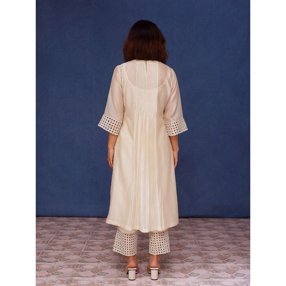 Chokhi Chorri Off White Mahsa Kurta (Set of 3)