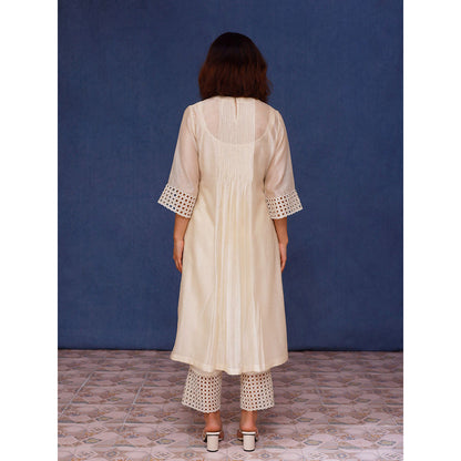 Chokhi Chorri Off White Mahsa Kurta (Set of 3)