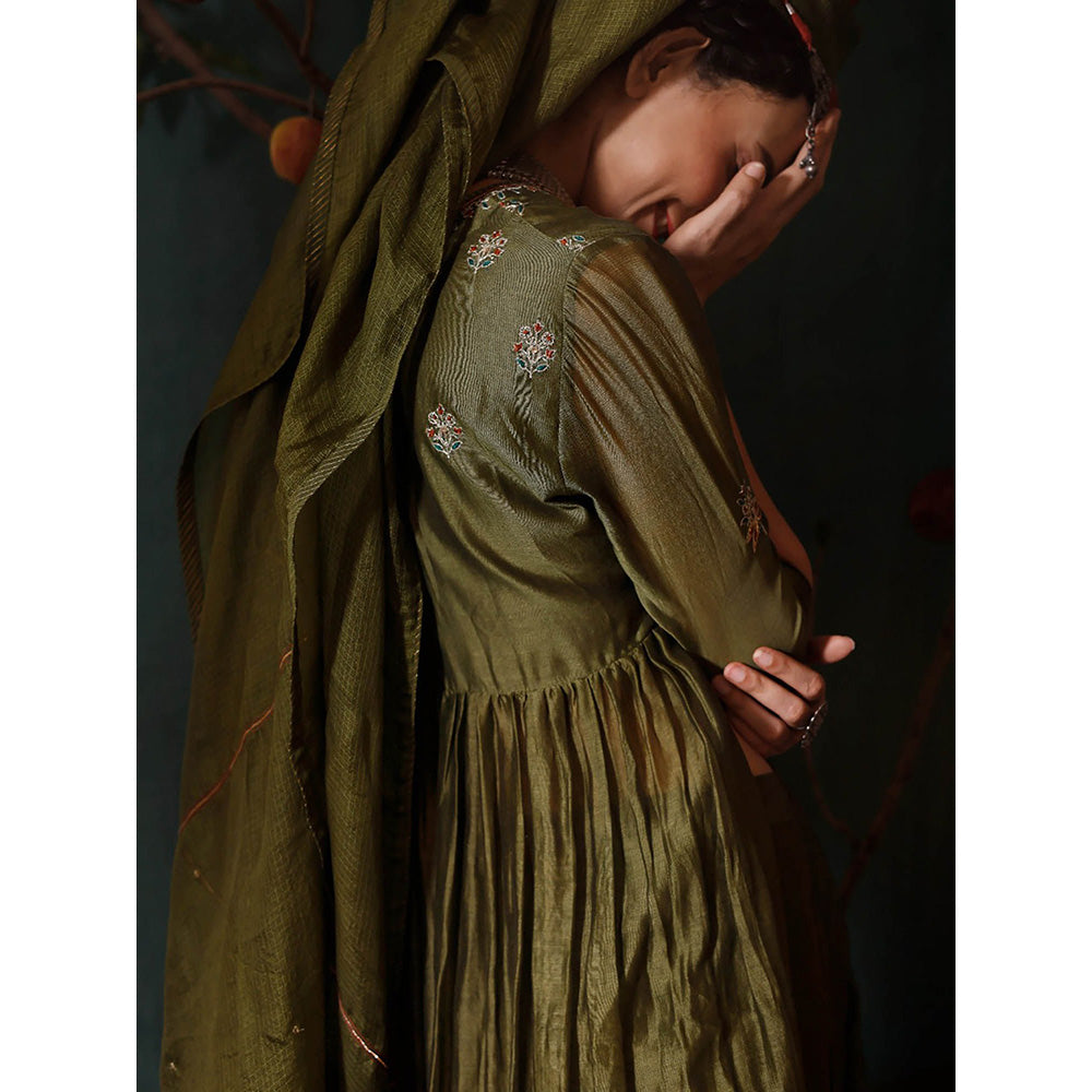 Chokhi Chorri Green Kurta With Pant And Dupatta (Set of 3)