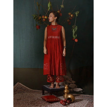 Chokhi Chorri Red Kurta With Pant (Set of 2)