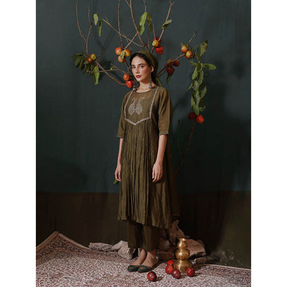 Chokhi Chorri Green Kurta With Pant (Set of 2)