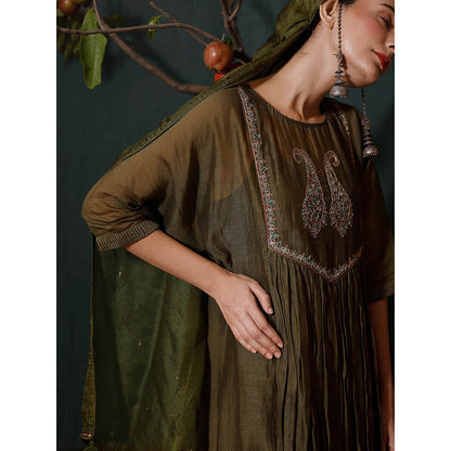 Chokhi Chorri Green Kurta With Pant (Set of 2)