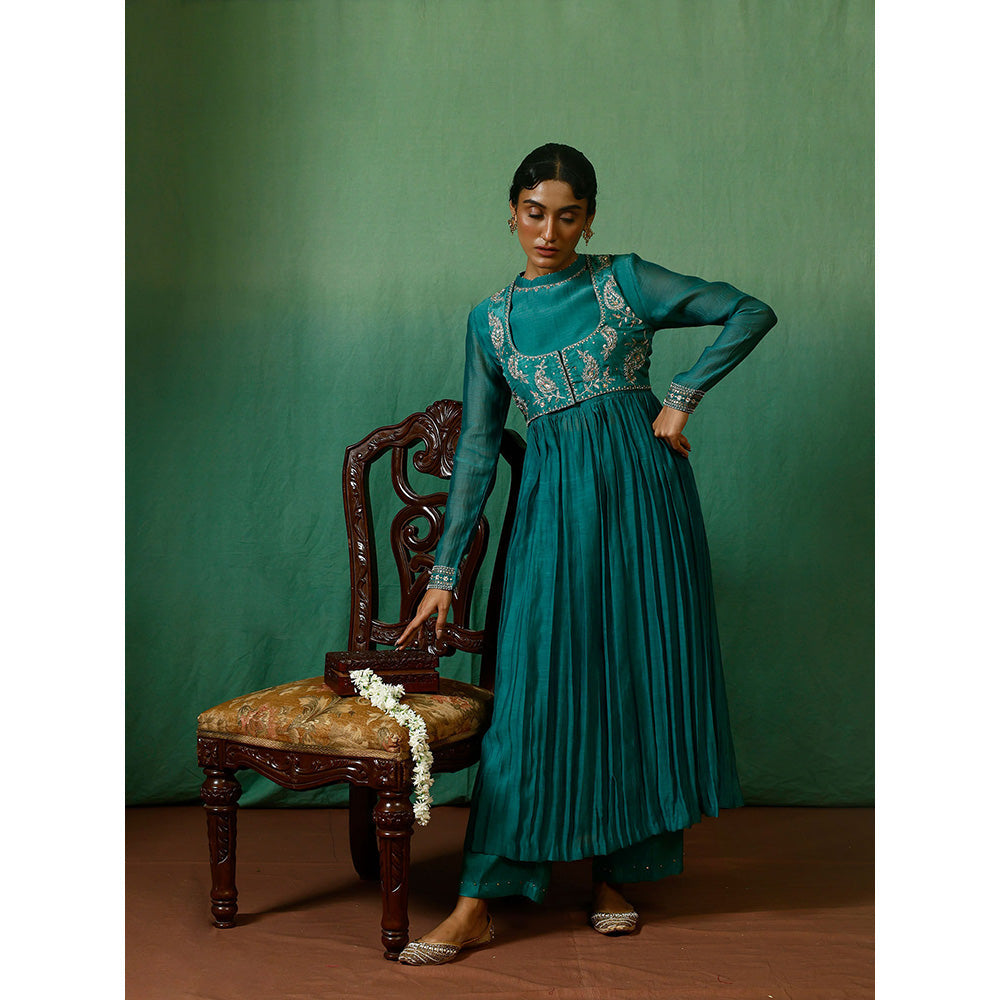 Chokhi Chorri Green Kurta With Pant And Jacket (Set of 3)