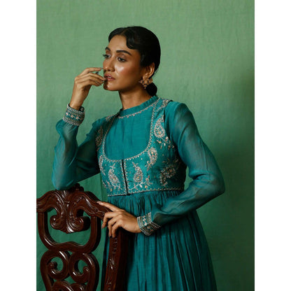 Chokhi Chorri Green Kurta With Pant And Jacket (Set of 3)