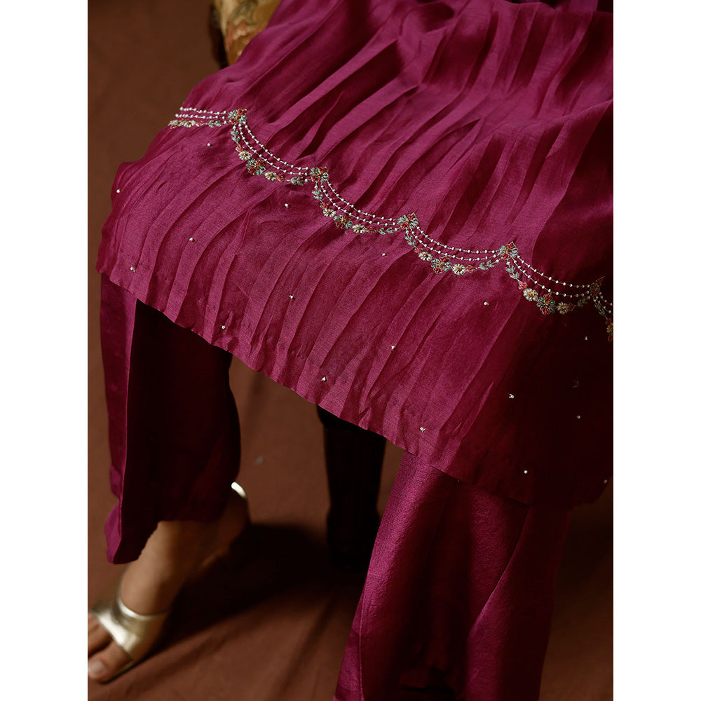 Chokhi Chorri Burgundy Kurta With Inner And Pant (Set of 3)