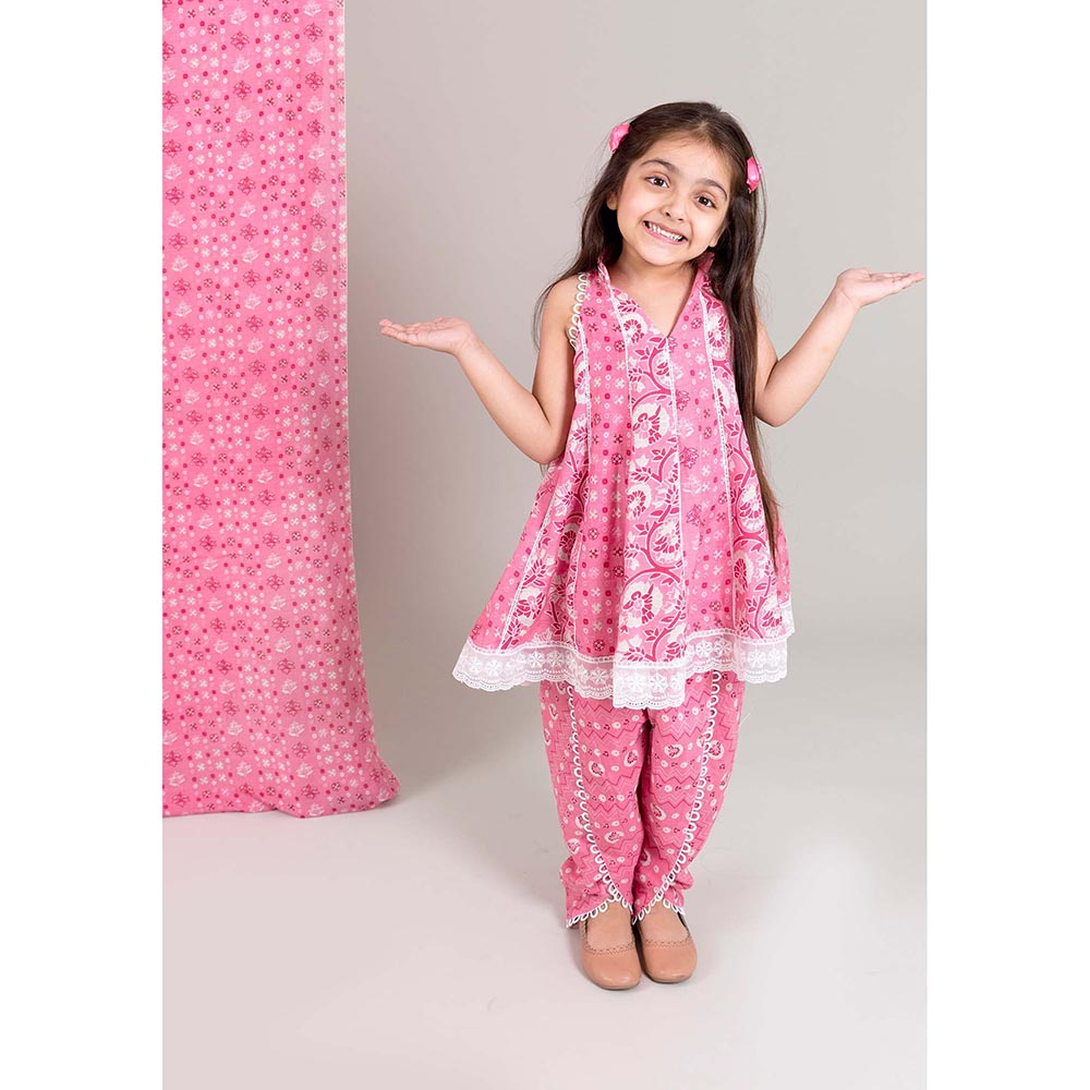 Chotibuti Muslin Pink Top with Dhoti
