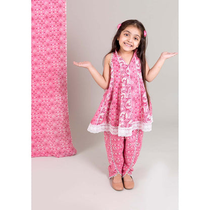 Chotibuti Muslin Pink Top with Dhoti