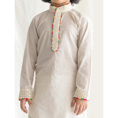 Chotibuti Striped Off White Kurta with Pant