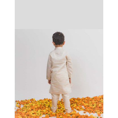 Chotibuti Striped Ivory Kurta with Pant