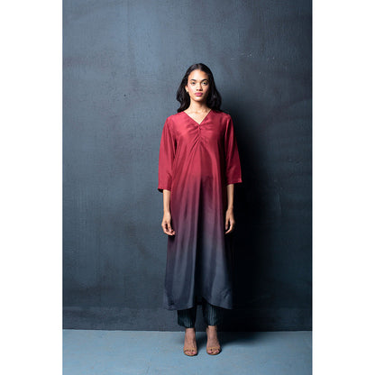 clos Dupion Silk Comprised Of Ombre Print Kurta And Pant with Dupatta (Set of 3)