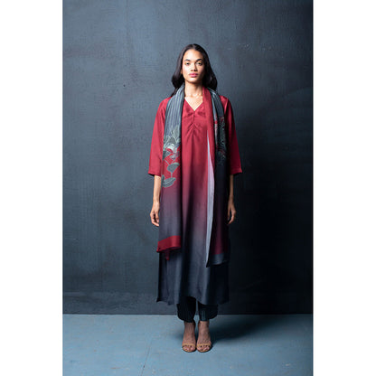 clos Dupion Silk Comprised Of Ombre Print Kurta And Pant with Dupatta (Set of 3)