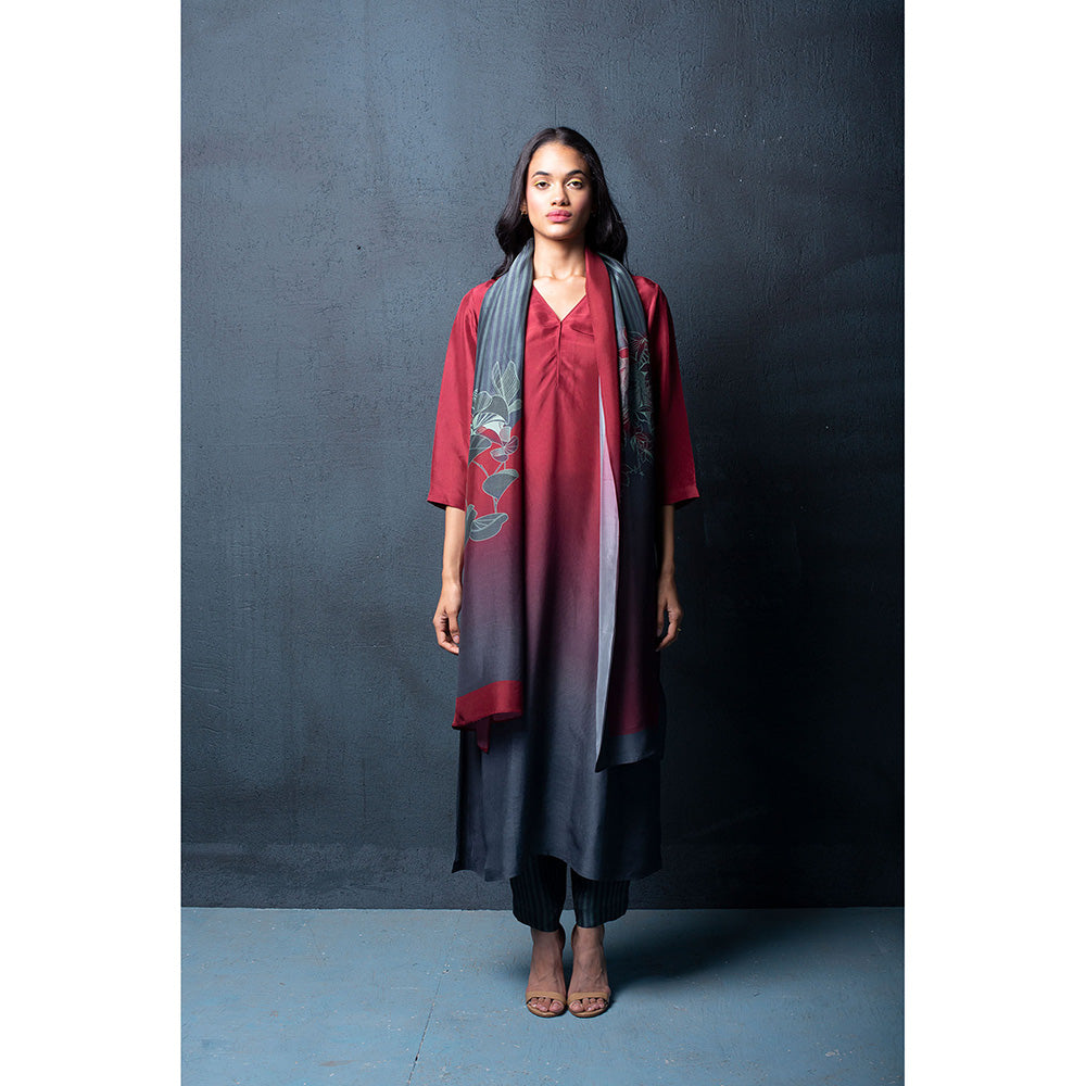 clos Dupion Silk Comprised Of Ombre Print Kurta And Pant with Dupatta (Set of 3)
