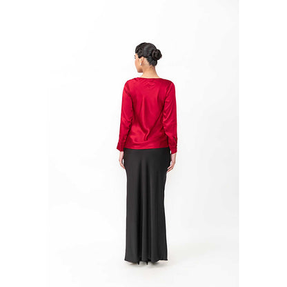 Contemponari Women Red Satin Solid Top