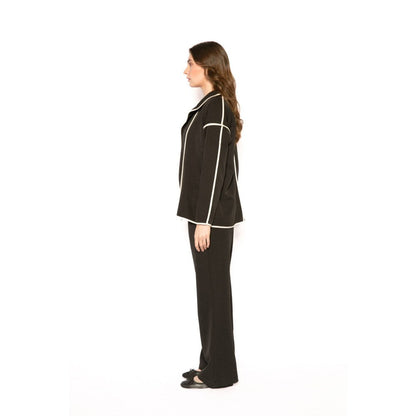 Contemponari Womens The Solid Black Shrug