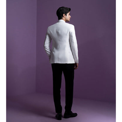 CONTRAST BY PARTH White Spotlight Tuxedo (Set of 5)