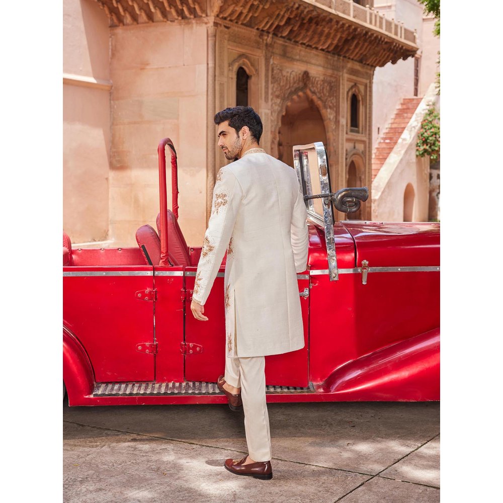 CONTRAST BY PARTH White Shaheen Open Sherwani with Kurta and Pant (Set of 3)