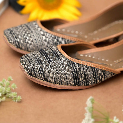Coral Haze Black And White Jacqaurd Juttis With Contrast Jacquard Back (Euro 35)