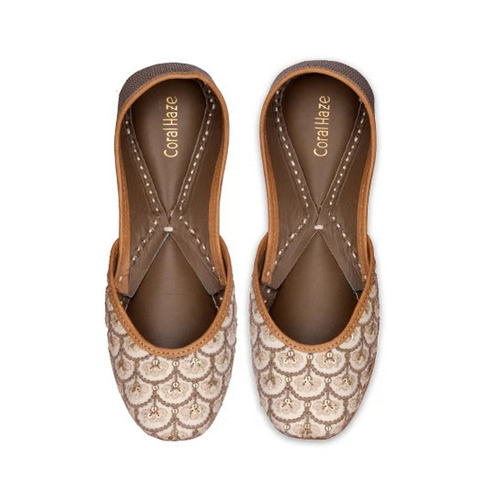 Coral Haze Women White Aarambh Juttis