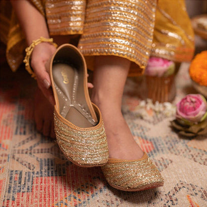 Coral Haze Women Beige Damak Juttis